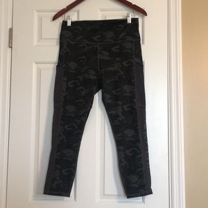 Fabletics Mila pocket capri size L